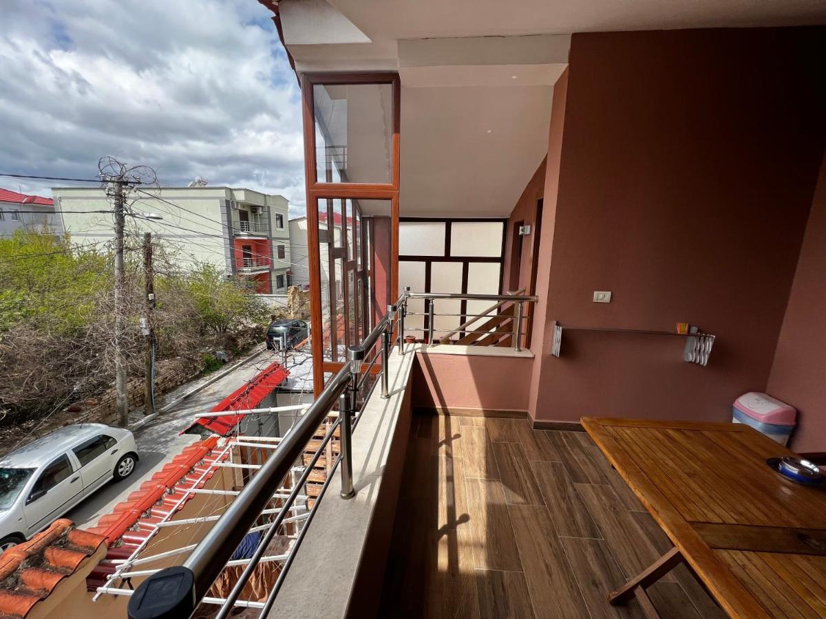 Апартаменты Retreat In The Centre Of Корча Экстерьер фото
