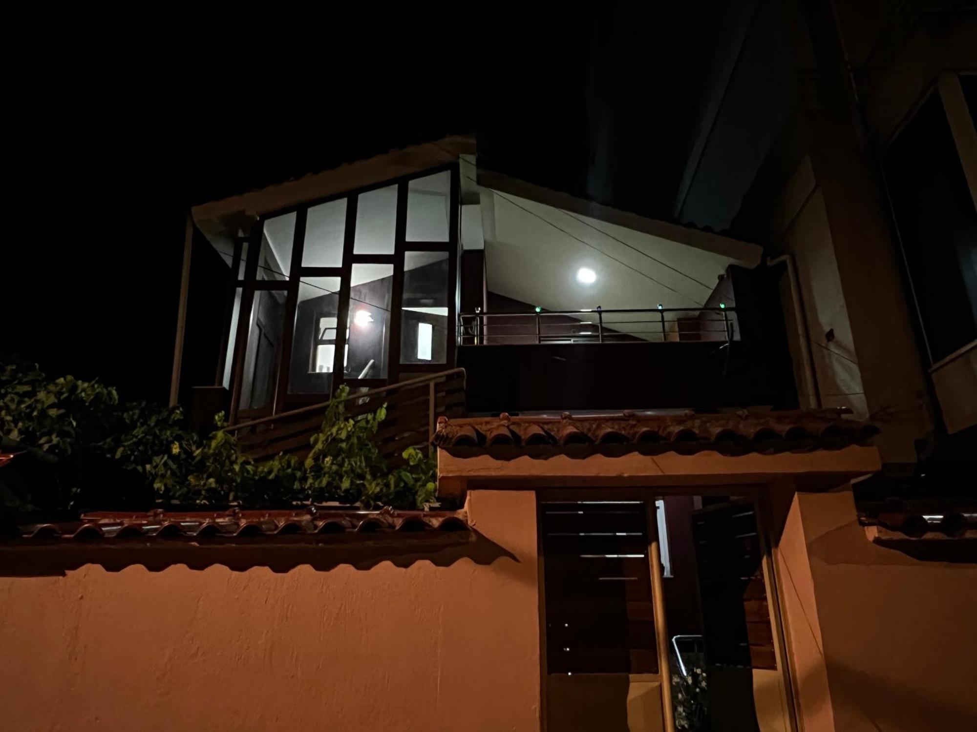 Апартаменты Retreat In The Centre Of Корча Экстерьер фото